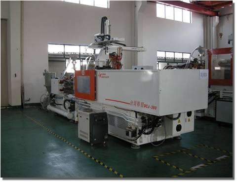 臺灣聯(lián)塑雙色機(jī)３００Ｔ